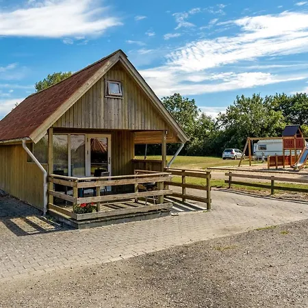 1 Bedroom Lovely In Holiday home *