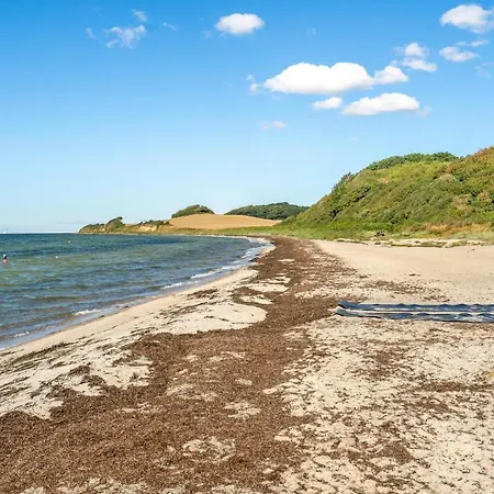 1 Bedroom Lovely In Holiday home